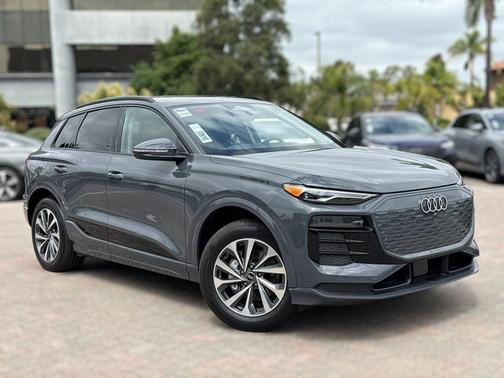 2025 Audi Q6 e-tron Premium quattro