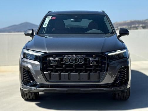 2025 Audi Q7 55 Premium Plus