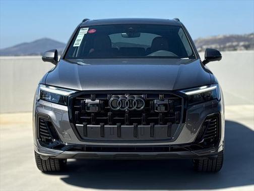2025 Audi Q7 55 Premium Plus