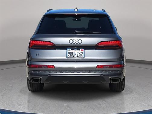 2025 Audi Q7 45 Premium Plus