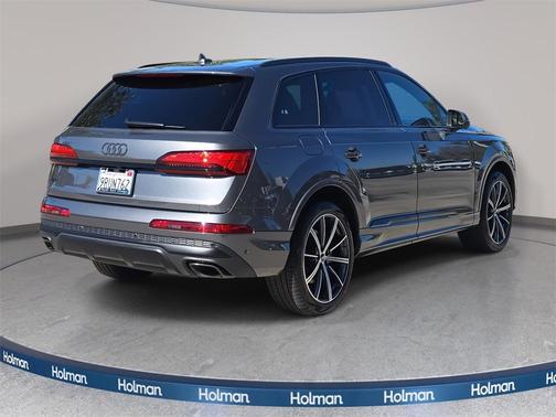 2025 Audi Q7 45 Premium Plus