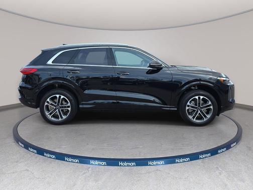 Mythos Black Metallic 2026 Audi Q5 Premium TFSI quattro S tronic