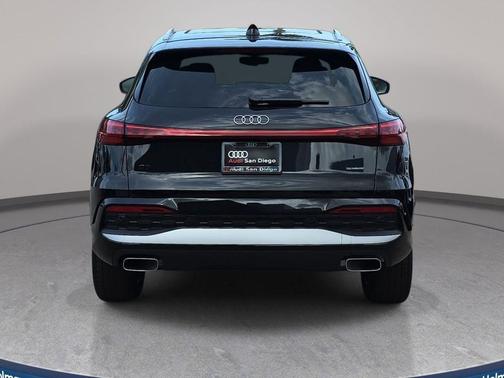 Mythos Black Metallic 2026 Audi Q5 Premium TFSI quattro S tronic