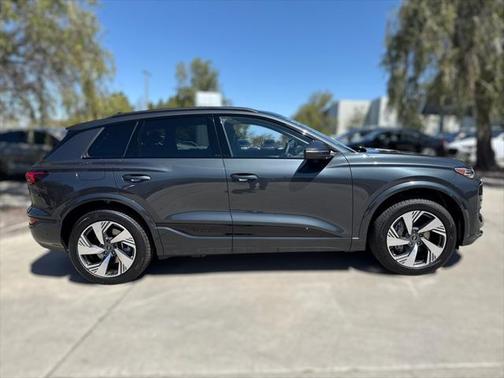 2025 Audi Q6 e-tron Premium Plus quattro