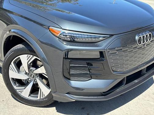 2025 Audi Q6 e-tron Premium Plus quattro