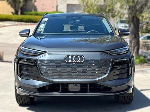 2025 Audi Q6 e-tron Premium Plus quattro