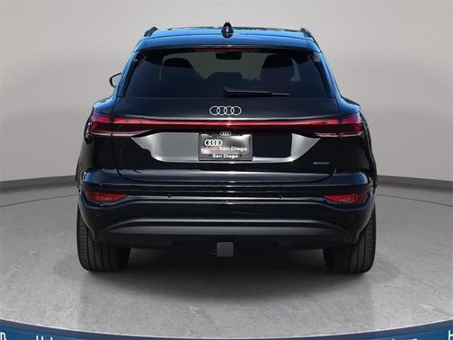 2025 Audi Q6 e-tron Premium quattro