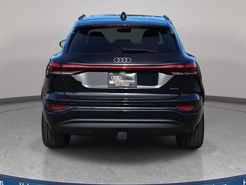 2025 Audi Q6 e-tron Premium quattro
