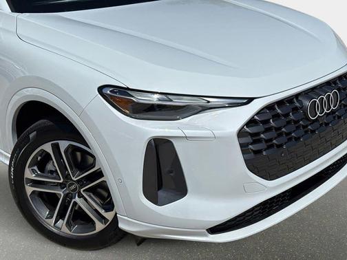 2025 Audi Q5 Premium TFSI quattro S tronic