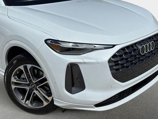 2025 Audi Q5 Premium TFSI quattro S tronic