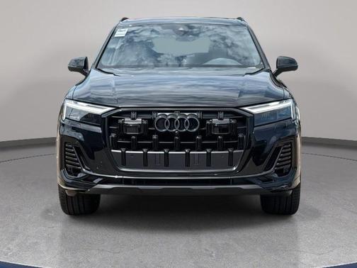 2025 Audi Q7 45 Premium Plus