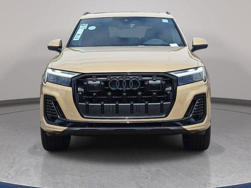 Sakhir Gold Metallic 2026 Audi Q7 45 Premium Plus