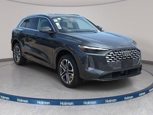 Tambora Gray Metallic 2026 Audi Q5 Premium TFSI quattro S tronic
