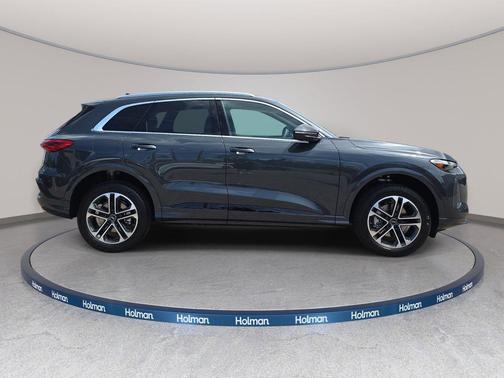 Tambora Gray Metallic 2026 Audi Q5 Premium TFSI quattro S tronic