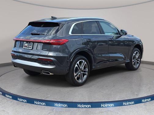 Tambora Gray Metallic 2026 Audi Q5 Premium TFSI quattro S tronic