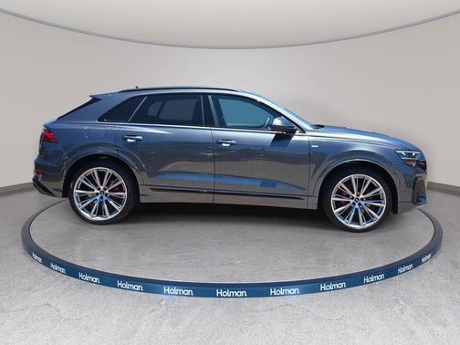 Daytona Gray Pearl Effect 2026 Audi Q8 55 Prestige