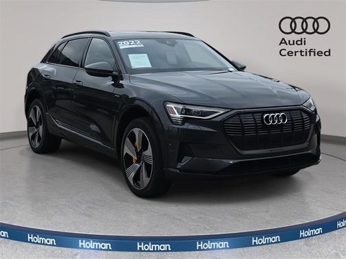 2022 Audi e-tron Premium Plus