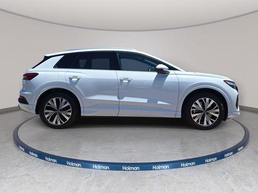 Glacier White Metallic 2023 Audi Q4 e-tron Premium Plus 40 RWD