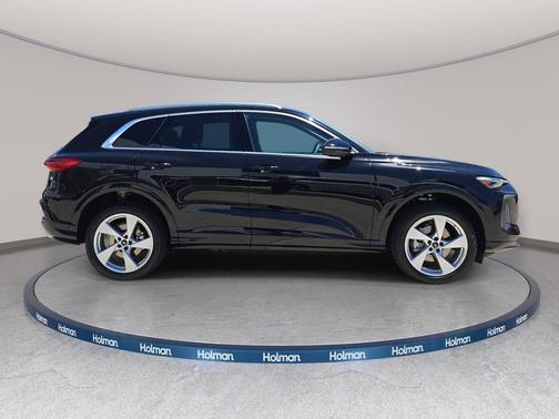 Mythos Black Metallic 2026 Audi Q5 Premium Plus TFSI quattro S tronic