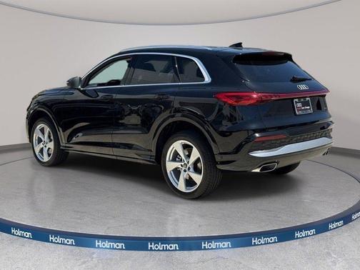 Mythos Black Metallic 2025 Audi Q5 Premium Plus TFSI quattro S tronic