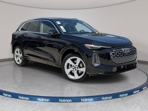 Mythos Black Metallic 2025 Audi Q5 Premium Plus TFSI quattro S tronic