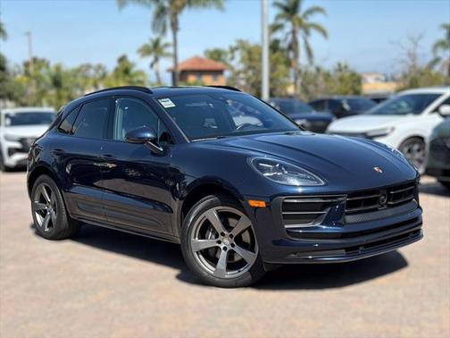 2023 Porsche Macan Base