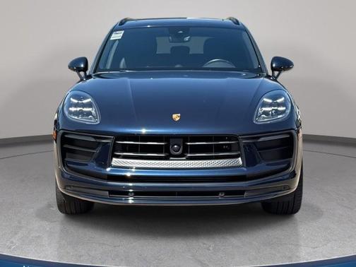 2023 Porsche Macan Base