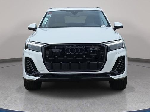 2026 Audi Q7 45 Premium Plus