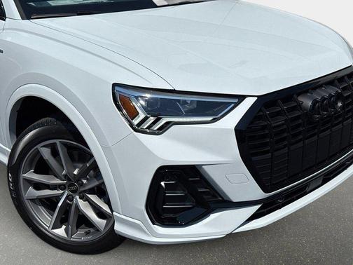 Glacier White Metallic 2025 Audi Q3 Premium 45 TFSI S line quattro Tiptronic