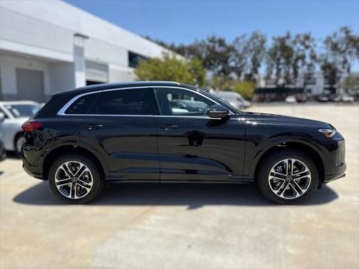 2025 Audi Q5 Premium