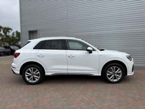 2022 Audi Q3 45 S line Premium Plus