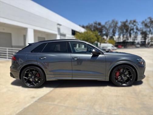 2025 Audi RS Q8 4.0T