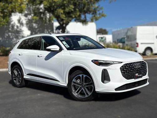 2025 Audi Q5 Premium