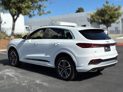 2025 Audi Q5 Premium