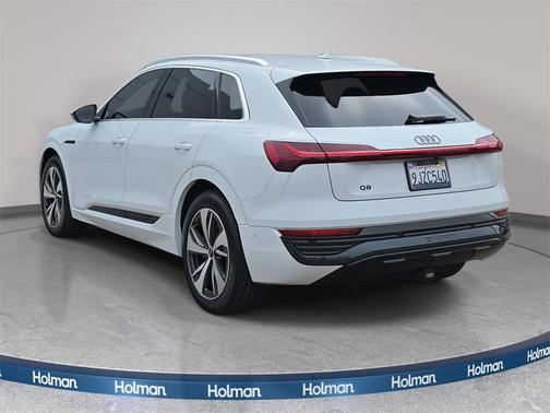 2024 Audi Q8 e-tron Premium Plus