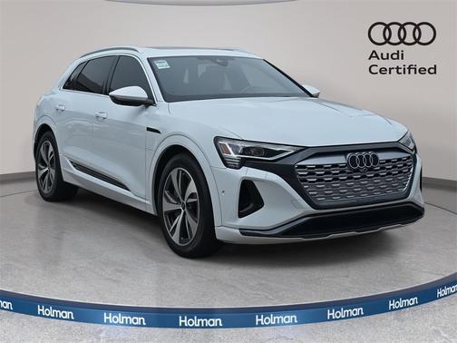 2024 Audi Q8 e-tron Premium Plus