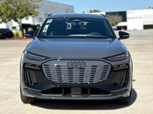 2025 Audi SQ6 e-tron Prestige quattro