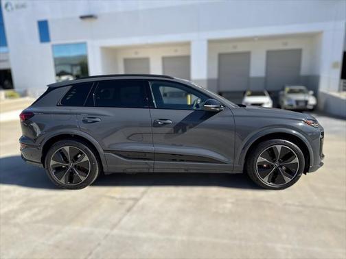 2025 Audi SQ6 e-tron Prestige quattro