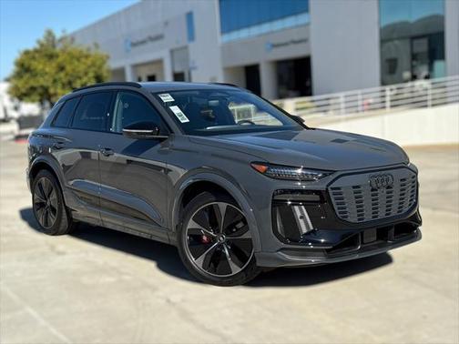 2025 Audi SQ6 e-tron Prestige quattro