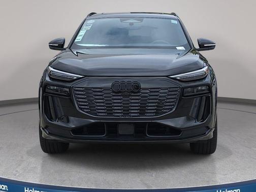 Mythos Black Metallic 2027 Audi Q6 e-tron Premium Plus