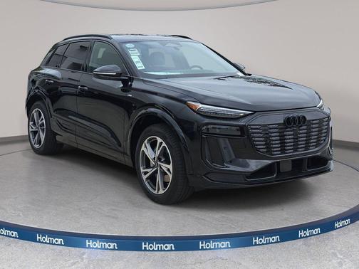 Mythos Black Metallic 2027 Audi Q6 e-tron Premium Plus