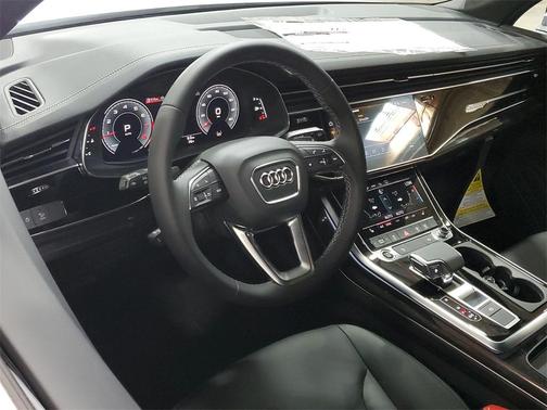 2025 Audi Q7 45 Premium