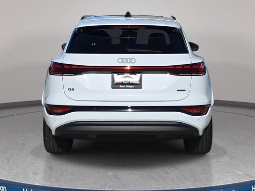 2025 Audi Q6 e-tron Premium Plus quattro