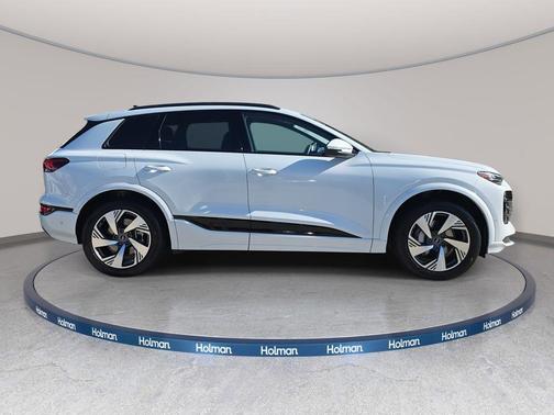 2025 Audi Q6 e-tron Premium Plus quattro