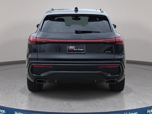 Mythos Black Metallic 2026 Audi Q5 Premium Plus TFSI quattro S tronic
