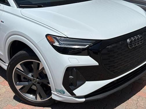 2024 Audi Q4 e-tron Prestige 50 quattro