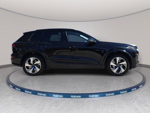 Mythos Black Metallic 2025 Audi Q6 e-tron Premium Plus quattro