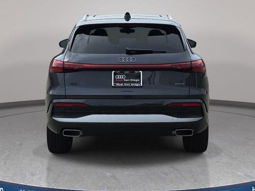 Tambora Gray Metallic 2026 Audi Q5 Premium Plus TFSI quattro S tronic