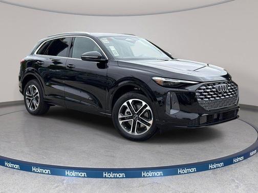 Mythos Black Metallic 2025 Audi Q5 Premium Plus TFSI quattro S tronic