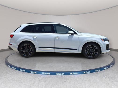 Glacier White Metallic 2026 Audi Q7 55 Premium Plus